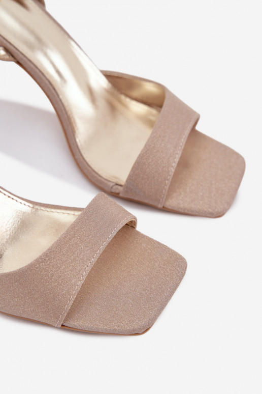 Dames sandalen met dunne hakjes en glans, goudkleurig Brisora