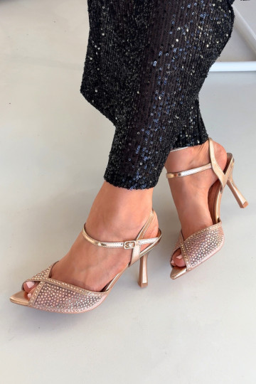 Sandales pour femmes avec des talons fins Avec décoration Szampańskie Peloria 2