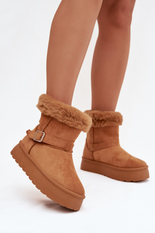 Bottes de neige Féminin avec une plateforme avec boucles et un manteau de fourrure marron Jesella