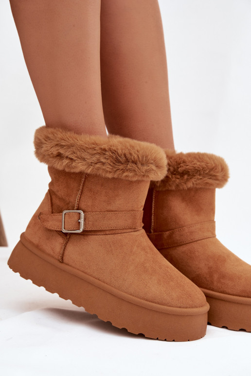 Bottes de neige Féminin avec une plateforme avec boucles et un manteau de fourrure marron Jesella