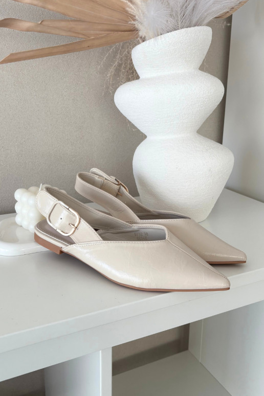 Ballerines laquées avec boucles beige Rinalle