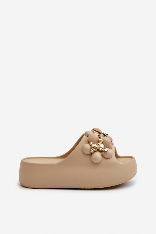 Féminin Chaussons Pantoufles légères avec de beaux détails Sur une semelle épaisse beige Bremavia