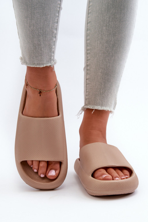 Féminin Chaussons légers en mousse Sur une semelle épaisse beige Querceria