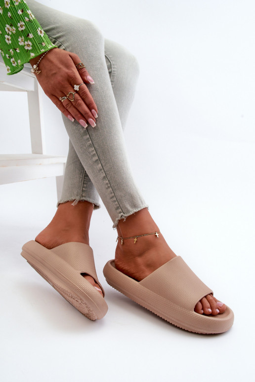 Féminin Chaussons légers en mousse Sur une semelle épaisse beige Querceria