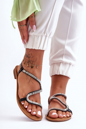 Dames instapsandalen met mooie details in zwart Hayen