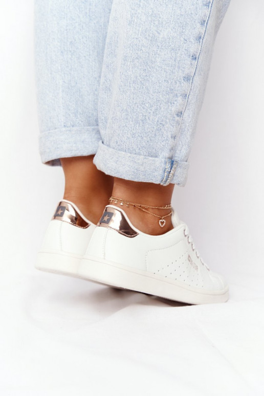 Sneaker aus Ermöglichtturleder BIG STAR DD274583 INeiß-Kupferfarbe