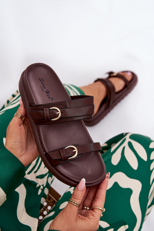 Pantoufles pour femmes avec une plateforme Ze couleur doréemi avec bouclesmi marron DANSernone