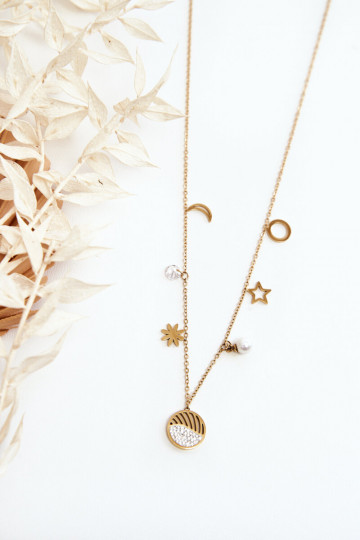 Damesketting met trendy hangers in goudkleur