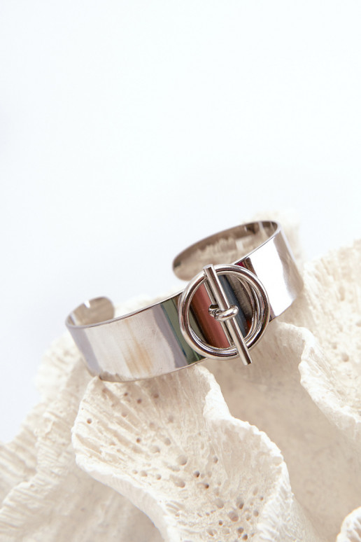 Un bracelet Féminin avec des ornements Stal NierdzeÀna couleur argent