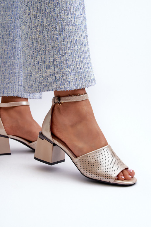 Sandales pour femmes avec des talons en cuir écologique couleur dorée Horissa