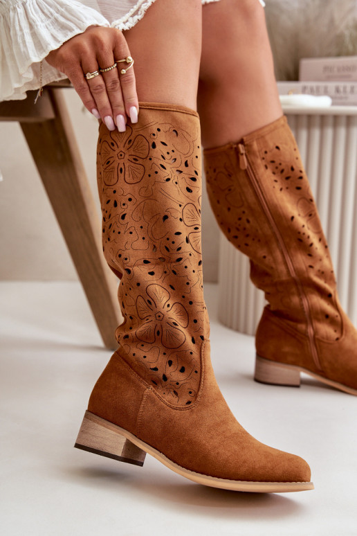 avec des éléments ajourés bottes pour femmes Sur un talon bas en daim écologiqueoÀe Fixé Au Château marron Orchides