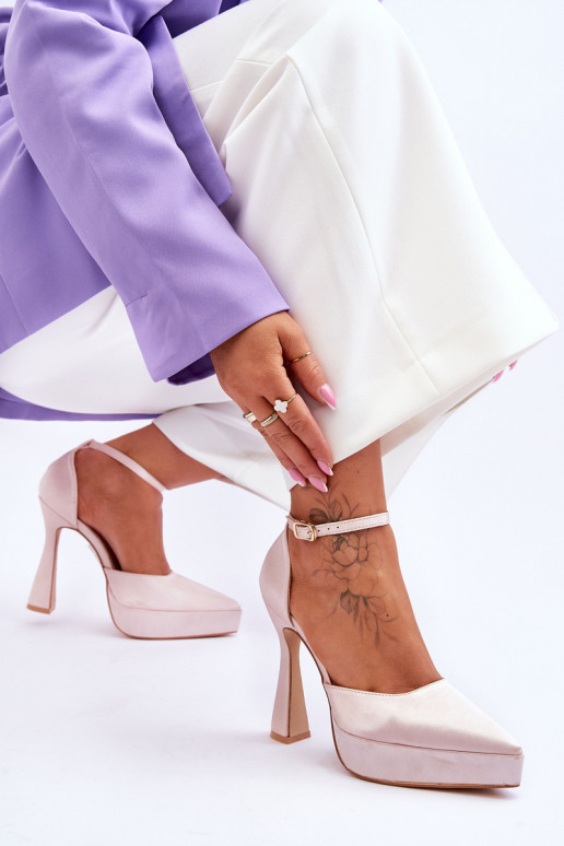 In de mode Schoenen Op bredere pin Lichtroze tint Het heeftdness