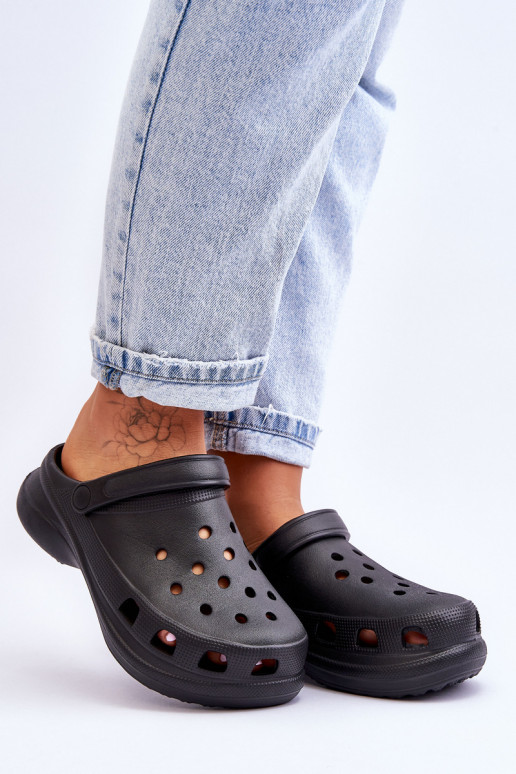 Chaussons en mousse Crocos avec des semelles massives à la mode couleur noire Katniss