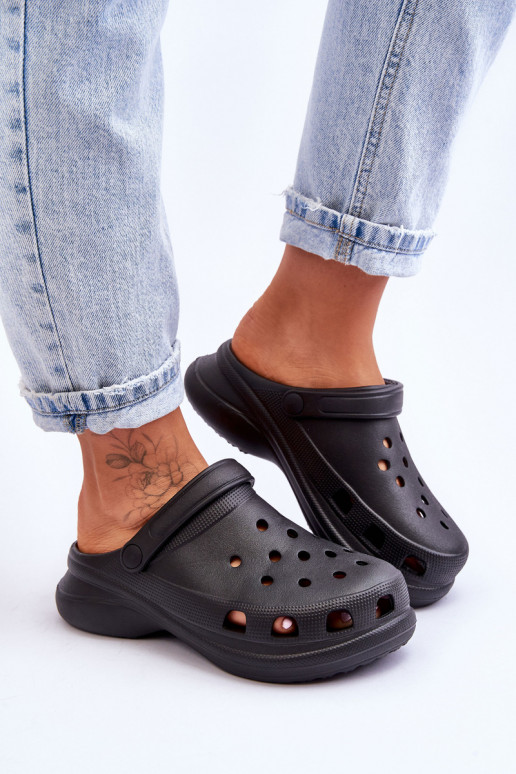 Chaussons en mousse Crocos avec des semelles massives à la mode couleur noire Katniss
