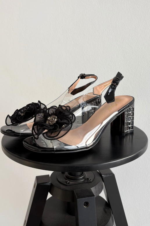 des sandales avec des talons avec des ornements D&A MR52-238 couleur noire