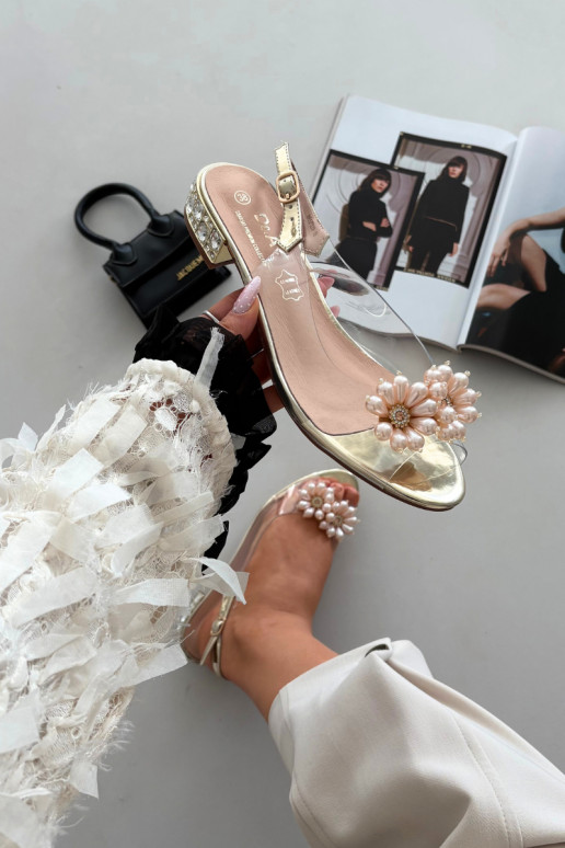 Perregimi sandalen Op een lage hak Met sierlijki Detalami D&A MR52-229 gouden kleur