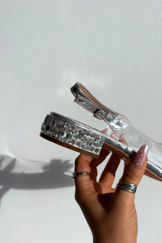 Durchschauen Sandalen Auf niedrigem Absatz Mit Dekorationeni Detalami D&A MR52-229 Silberfarbe