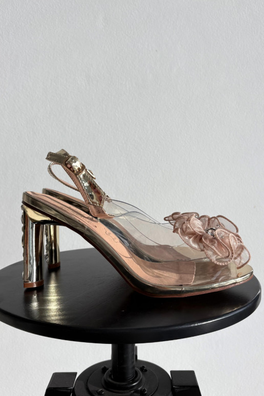 des sandales avec des talons avec des ornements I Kryształkami D&A MR52-236 couleur dorée