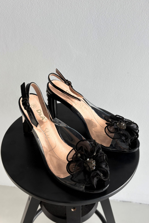 des sandales avec des talons avec des ornements I Kryształkami D&A MR52-236 couleur noire