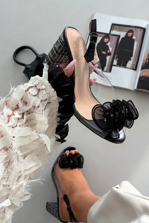 Sandalen mit Absätzen mit leuchtenden Augen D&A MR52-237 schZuarze Farbe