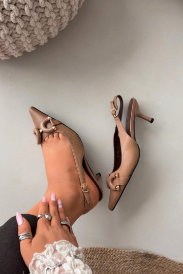 Sandales pour femmes à talons fins avec détails élégants, couleur marron Brienne