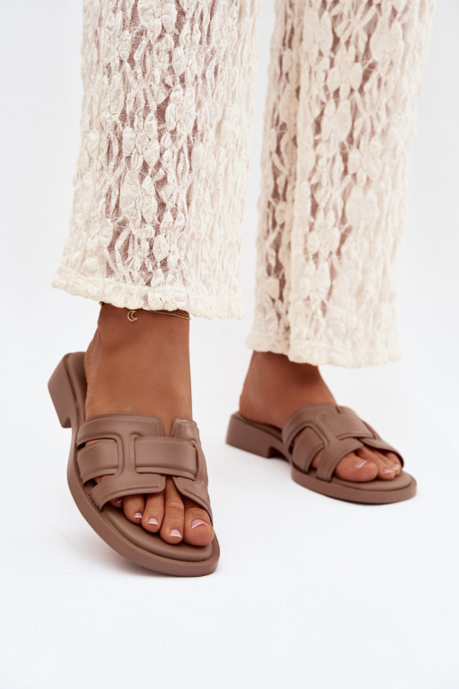 Pantoufles pour femmes avec des talons larges beige Lorania