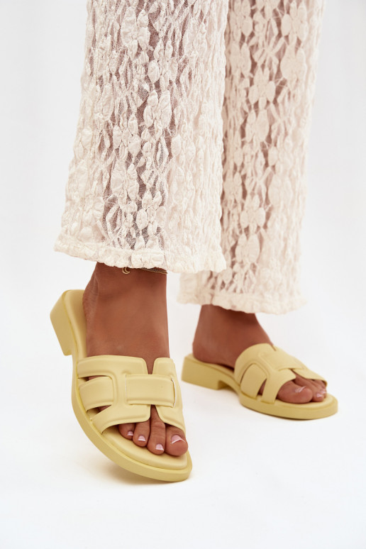 Pantoufles pour femmes avec des talons larges couleur jaune Lorania