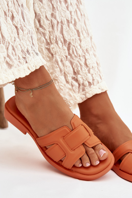 Pantoufles pour femmes avec des talons larges couleur orange Lorania