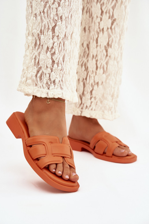 Damenhausschuhe mit breiten Absätzen orange Farbe Lorania