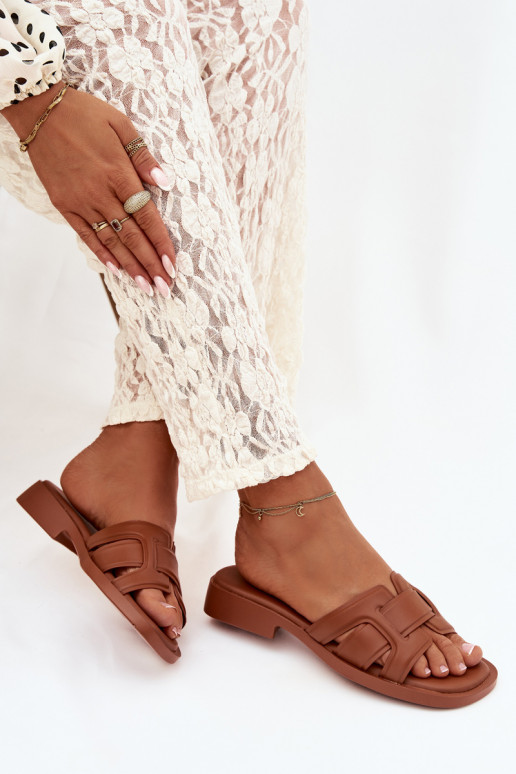 Damenhausschuhe mit breiten Absätzen braune Farbe Lorania