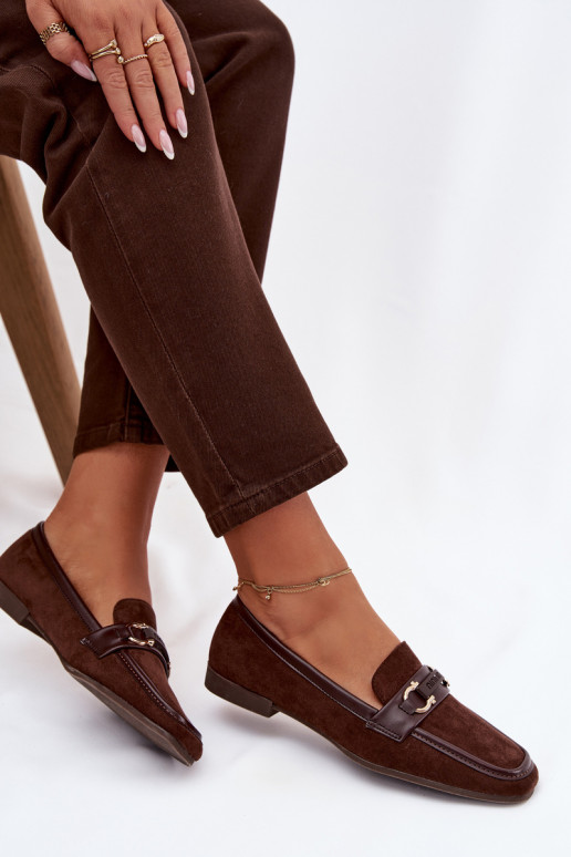 Mocassins pour femmes en chocolat avec des éléments décoratifs Evelora