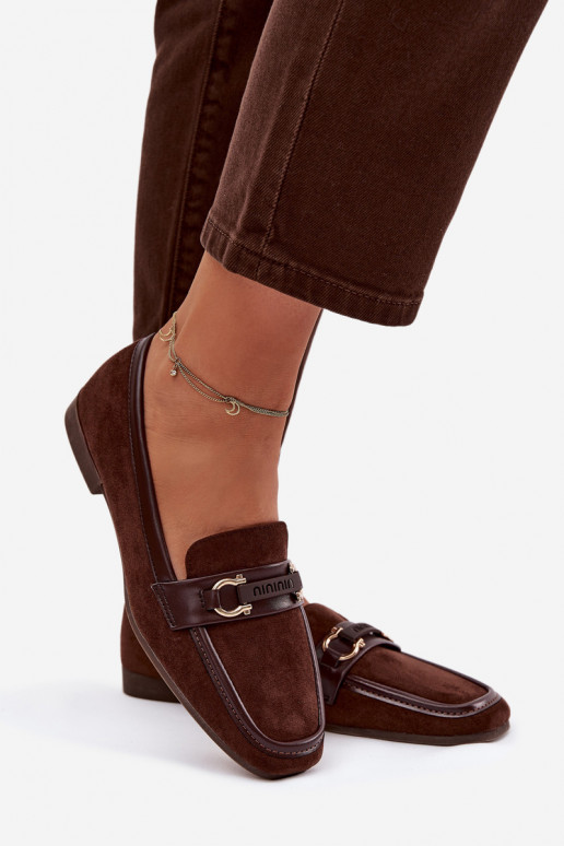 Mocassins pour femmes en chocolat avec des éléments décoratifs Evelora