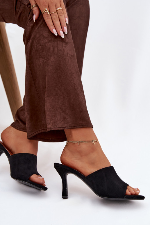 Damespantoffels met dunne hakkenvan eco-suèdeu zInart Isolia