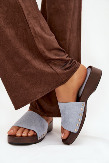 Dames slippers met gouden studs in blauwe kleur Ferinna