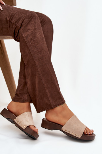 Dames slippers met gouden studs in zandkleur Ferinna