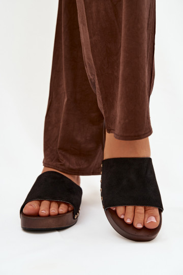 Pantoufles pour femmes Ze couleur doréemi Goujons couleur noire Ferinna