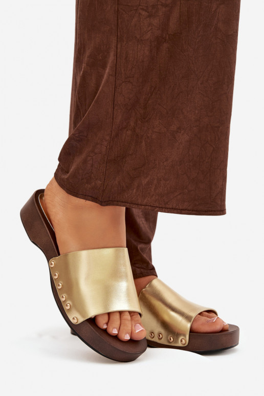 Damenhausschuhe mit Nieten goldene Farbe Terissa