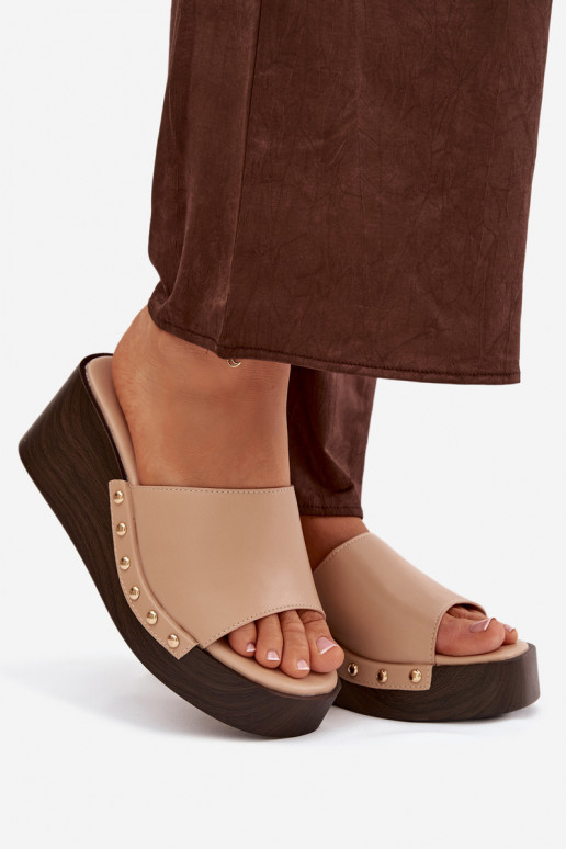 Pantoufles pour femmes Sur un coin Ze couleur doréemi Goujons beige Arionne