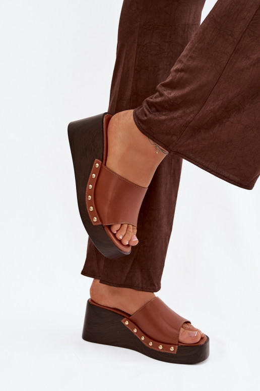 Pantoufles pour femmes Sur un coin Ze couleur doréemi Goujons marron Arionne