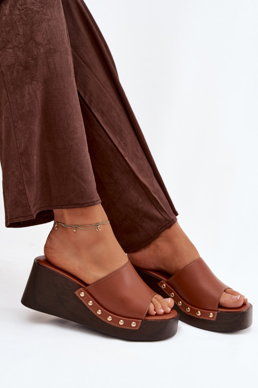 Pantoufles pour femmes Sur un coin Ze couleur doréemi Goujons marron Arionne