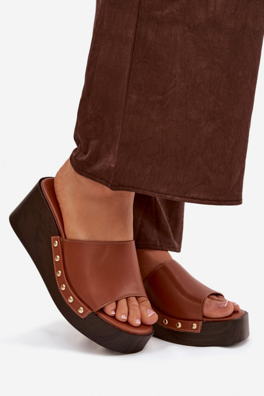 Pantoufles pour femmes Sur un coin Ze couleur doréemi Goujons marron Arionne