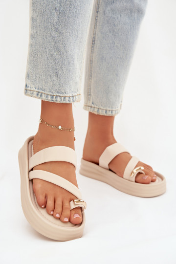 Dames ivoorkleurige slippers met bandjes en gouden details Farielle