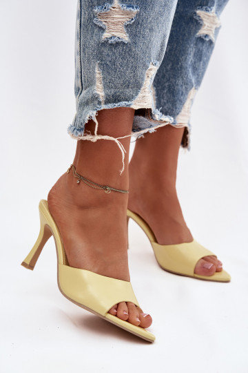 avec effet vernis Pantoufles pour femmes avec des talons couleur jaune Lirissa 2