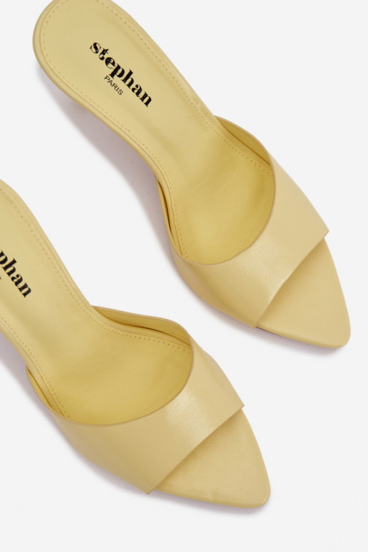 avec effet vernis Pantoufles pour femmes avec des talons couleur jaune Lirissa