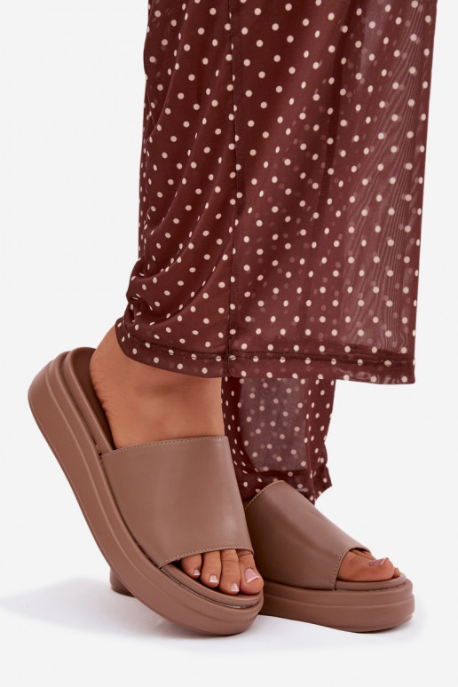 Pantoufles pour femmes avec une plateforme beige Tanelisse