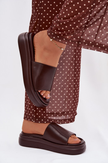 Dames chocoladekleurige slippers met plateau Tanelisse