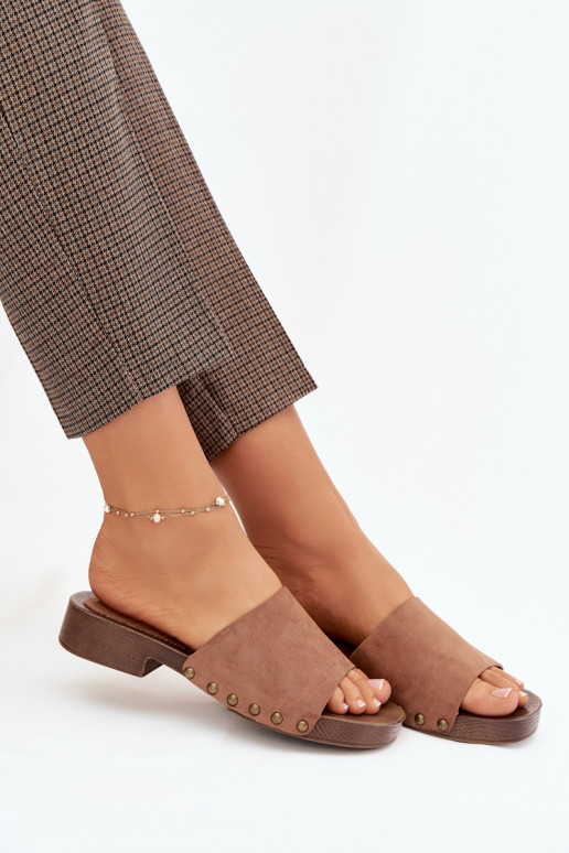 Pantoufles pour femmes avec des talons larges Ze couleur doréemi Goujons marron Girella