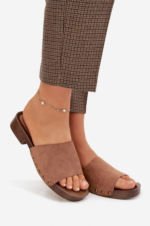 Pantoufles pour femmes avec des talons larges Ze couleur doréemi Goujons marron Girella