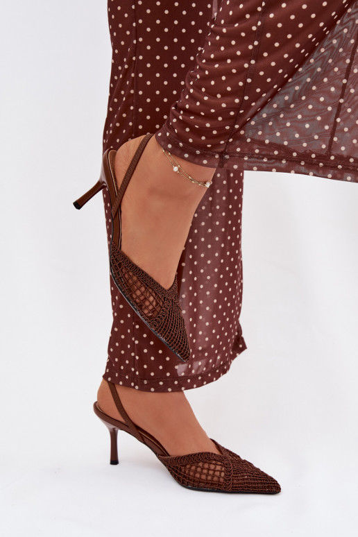 des sandales avec des éléments ajourés avec des talons fins marron Hanelis