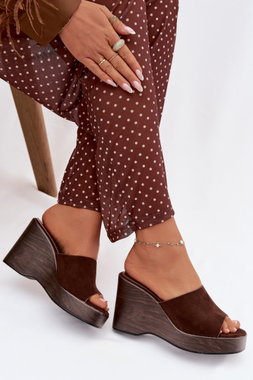 Chocolade kleurige damesplatformslippers „Ravelia"